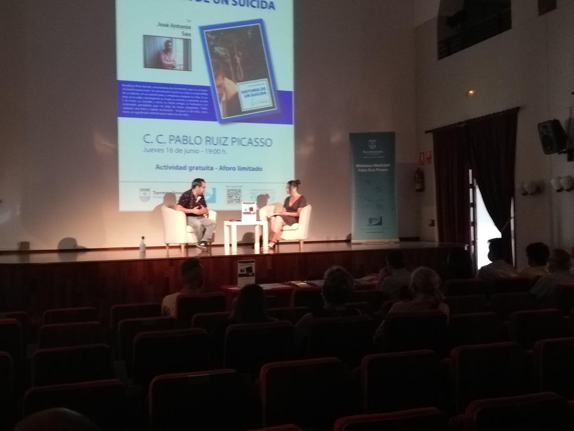 20210621163003_happened_80_presentacion-del-libro-historia-de-un-suicida-torremolinos-cultura-5.jpg