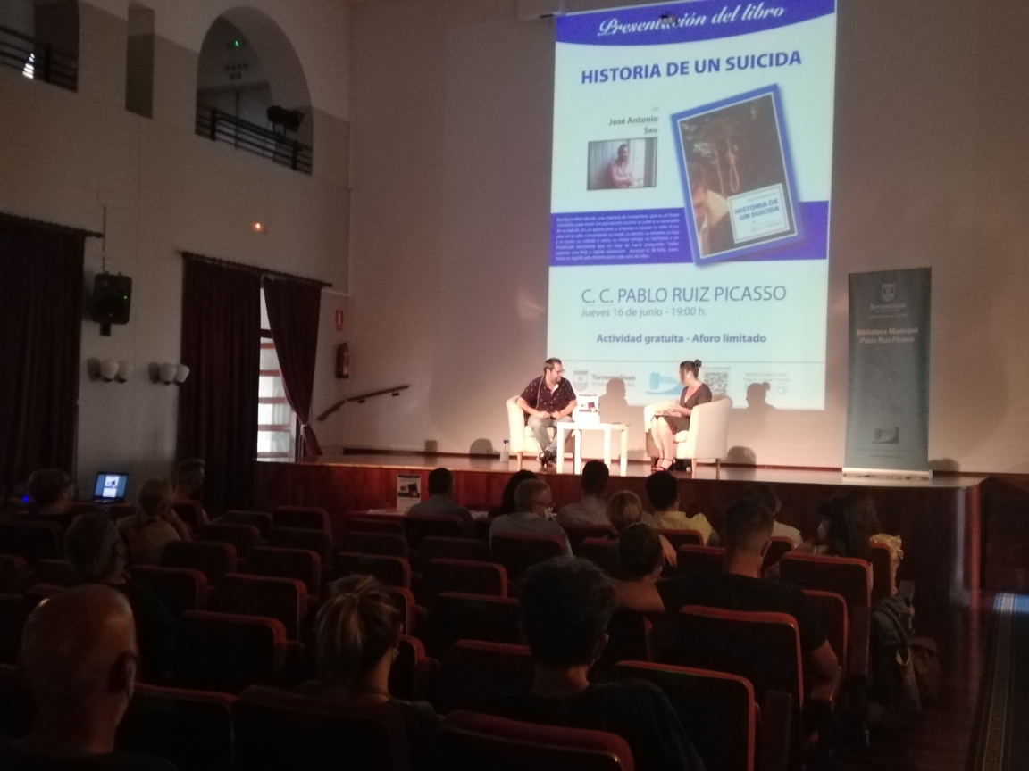 20210621163004_happened_80_presentacion-del-libro-historia-de-un-suicida-torremolinos-cultura-4.jpg