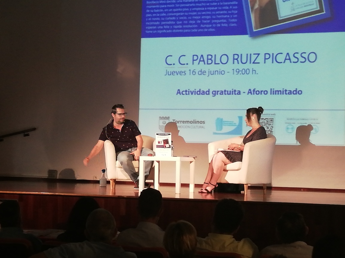 20210621163004_happened_80_presentacion-del-libro-historia-de-un-suicida-torremolinos-cultura-6.jpg