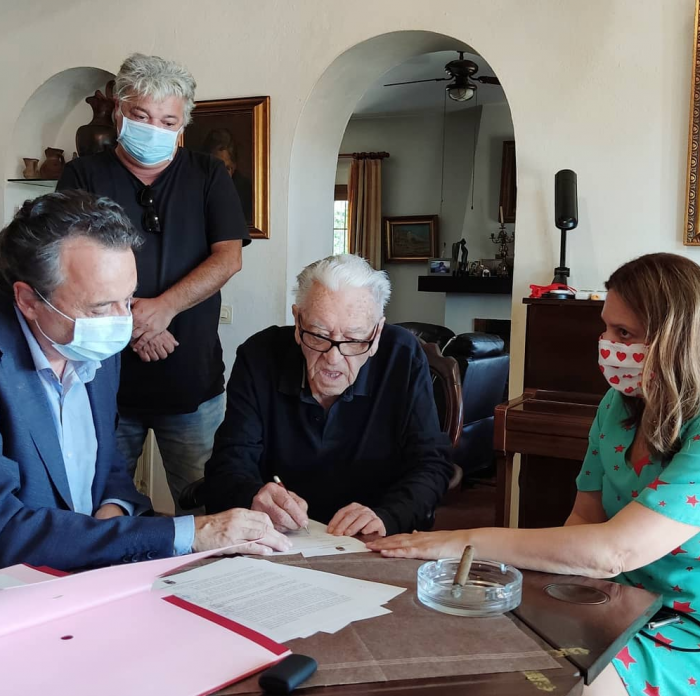 Torremolinos recibe una colección de más de 130 obras de arte popular religioso que dona el doctor Aser Seara  